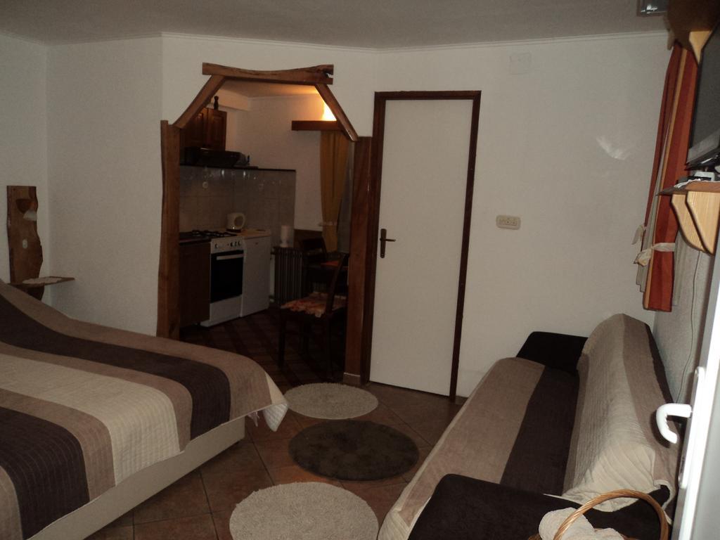 Apartments Novela Poljanak Rom bilde